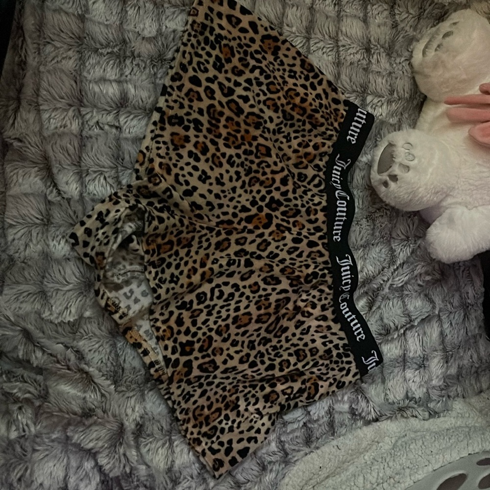 Juicy couture cheetah print shorts 🍒